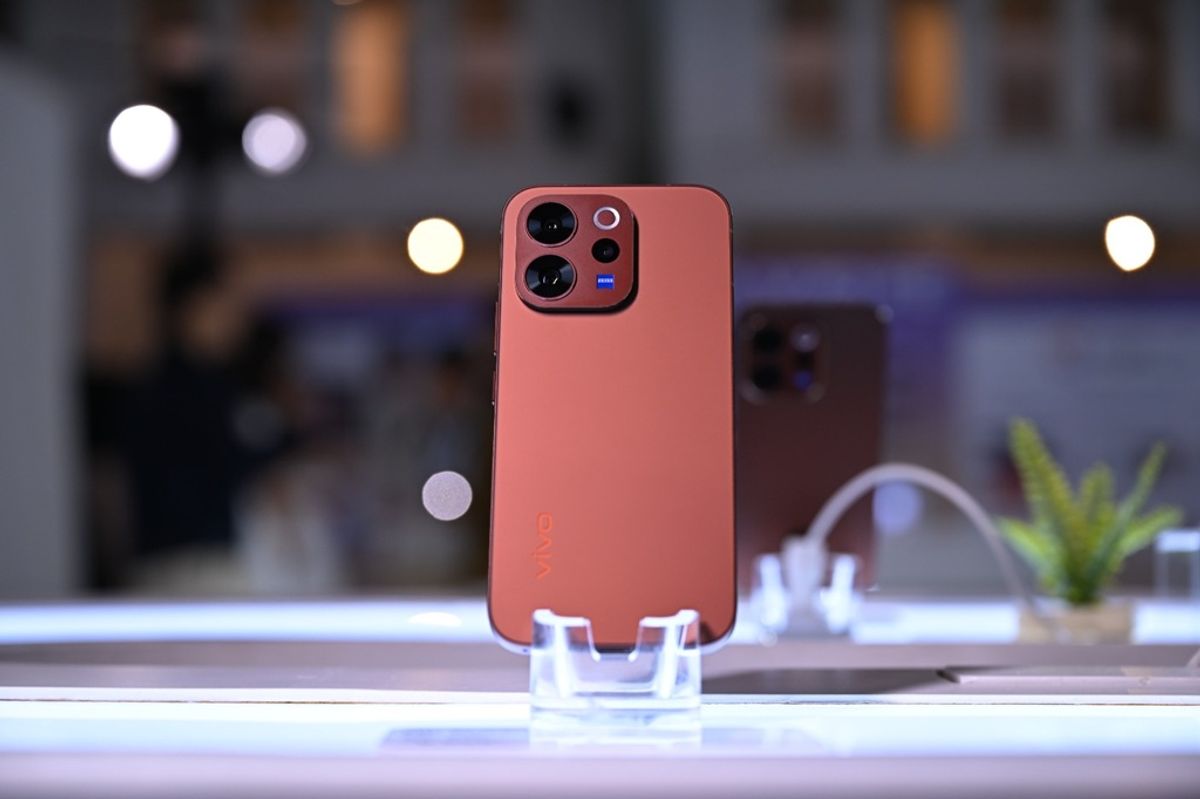 vivo V70 12GB/512GB Meluncur, Dukung Fotografi Konser Profesional
