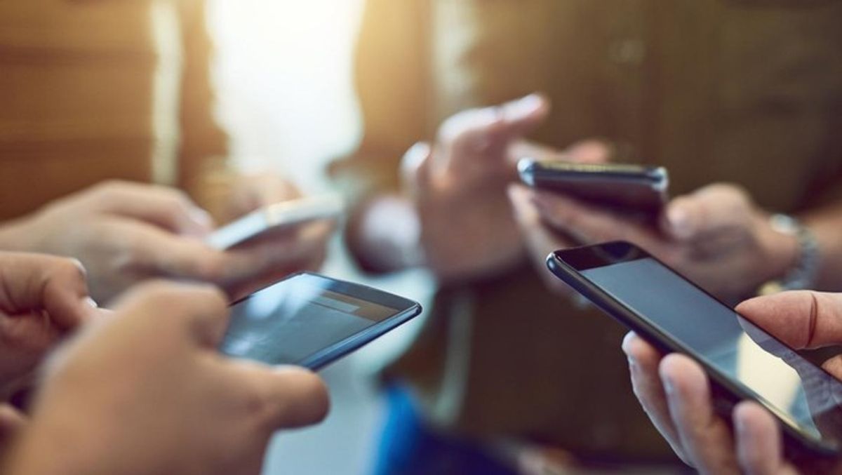 Pengguna iPhone Catatkan Loyalitas Lebih Tinggi Dibanding Android