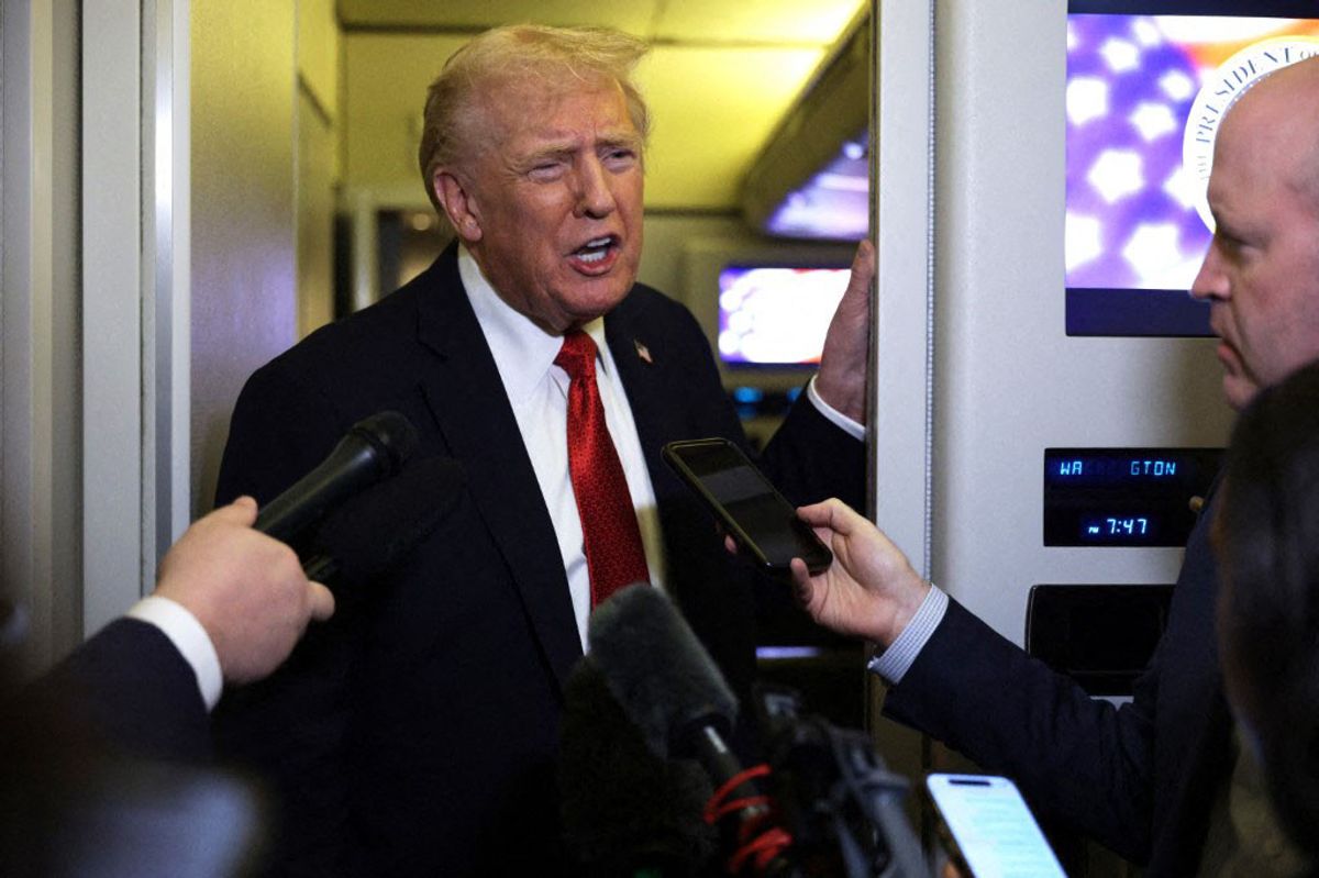 Masoud Pezeshkian Kecam Penghinaan Donald Trump terhadap Paus Leo XIV