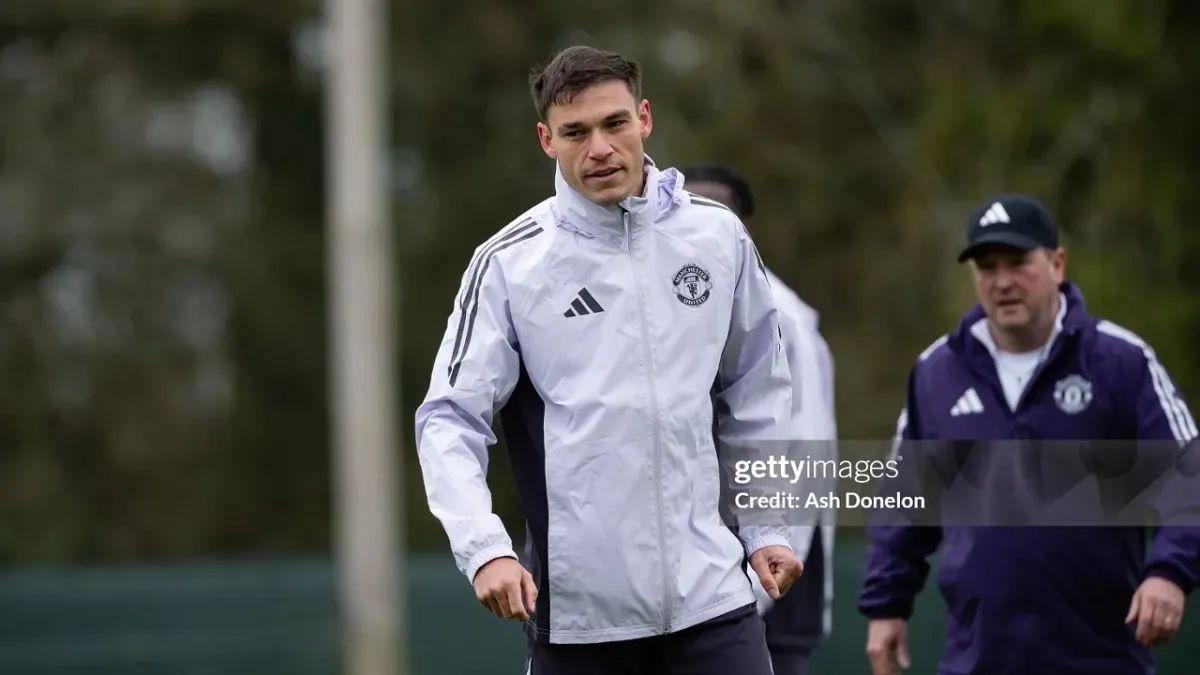 Juventus dan AC Milan Pantau Manuel Ugarte dari Manchester United