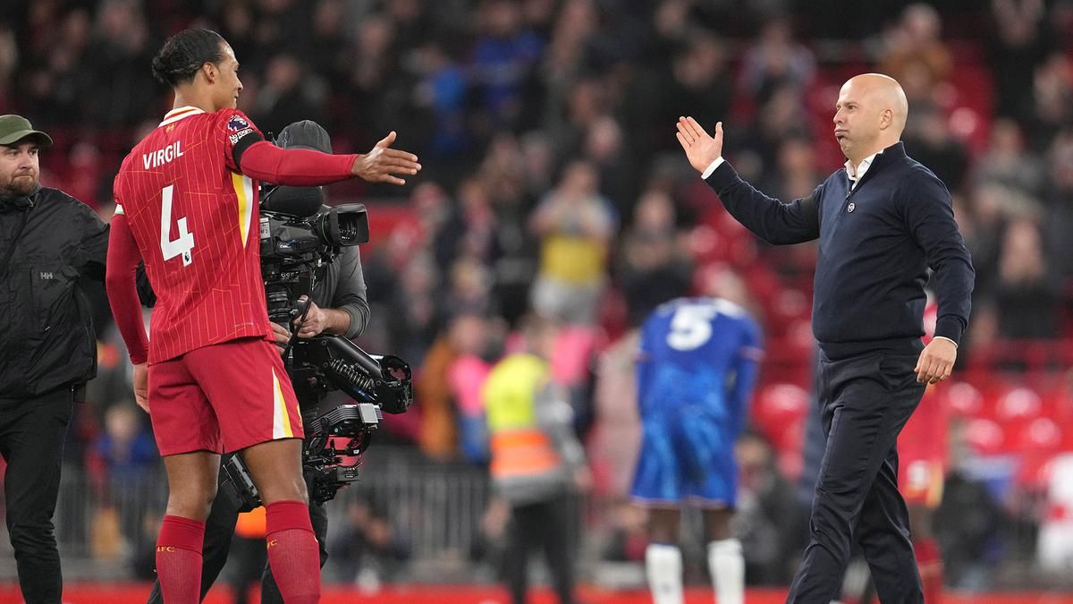 Arne Slot Kritik Pernyataan Virgil van Dijk Jelang Laga Liverpool vs PSG