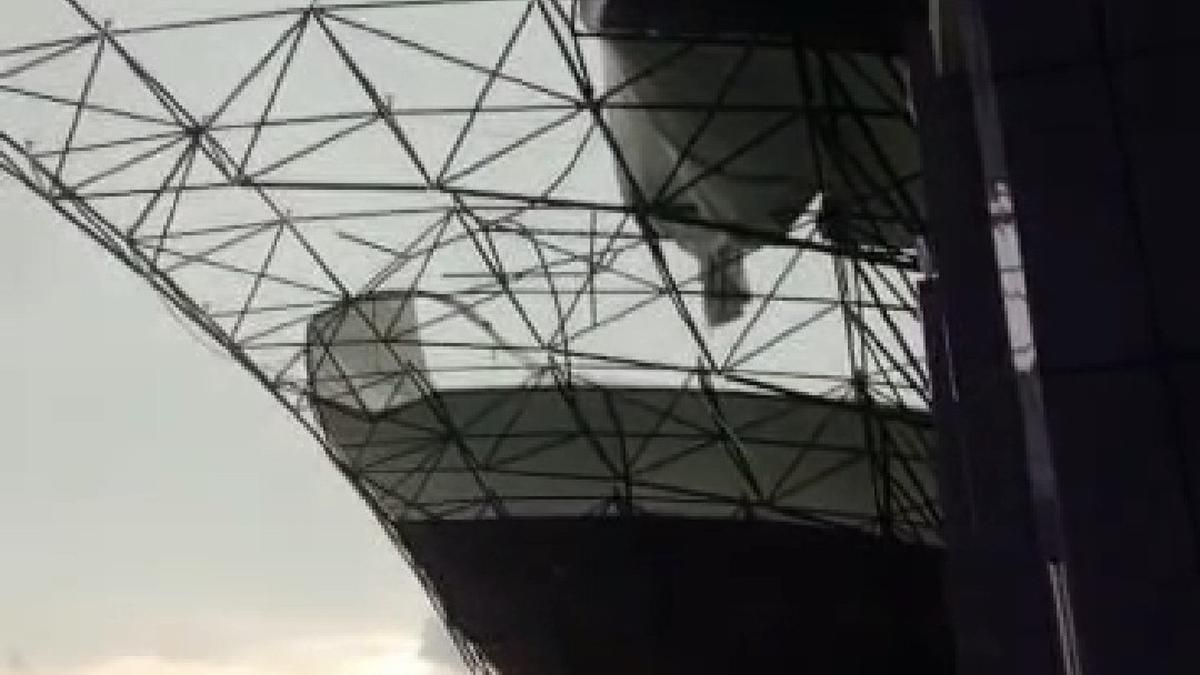 Stadion Indomilk Arena Rusak Parah Diterjang Angin Puting Beliung