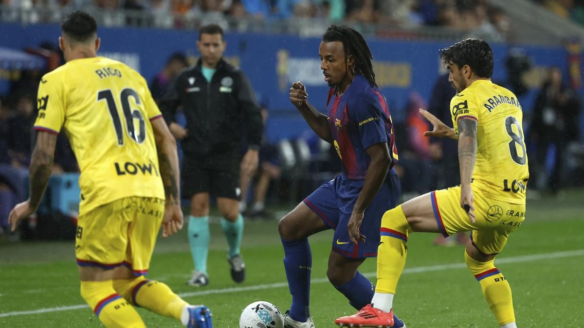 Barcelona Berpotensi Jual Jules Kounde Rp1,5 Triliun Demi Anggaran Transfer