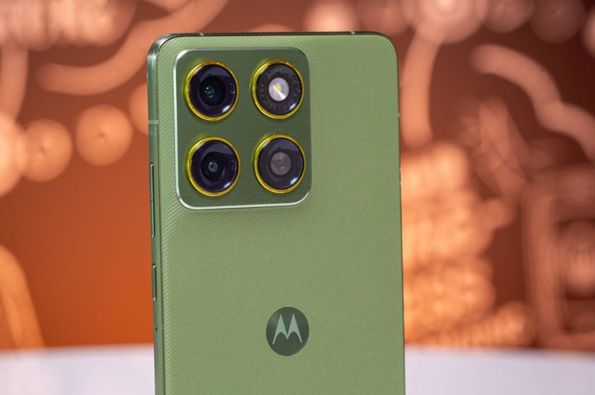 Motorola Signature Gunakan Sensor Sony Lytia Perkuat Kamera Flagship