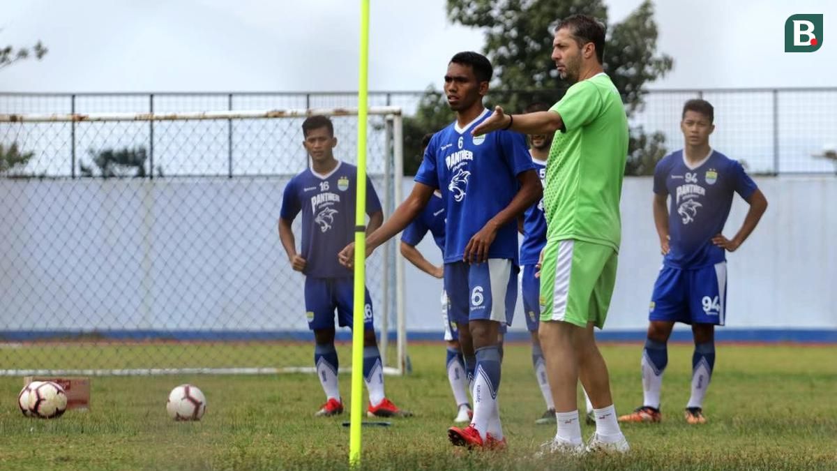 Miljan Radovic Ungkap Rahasia Ketajaman Lini Tengah Persib Bandung