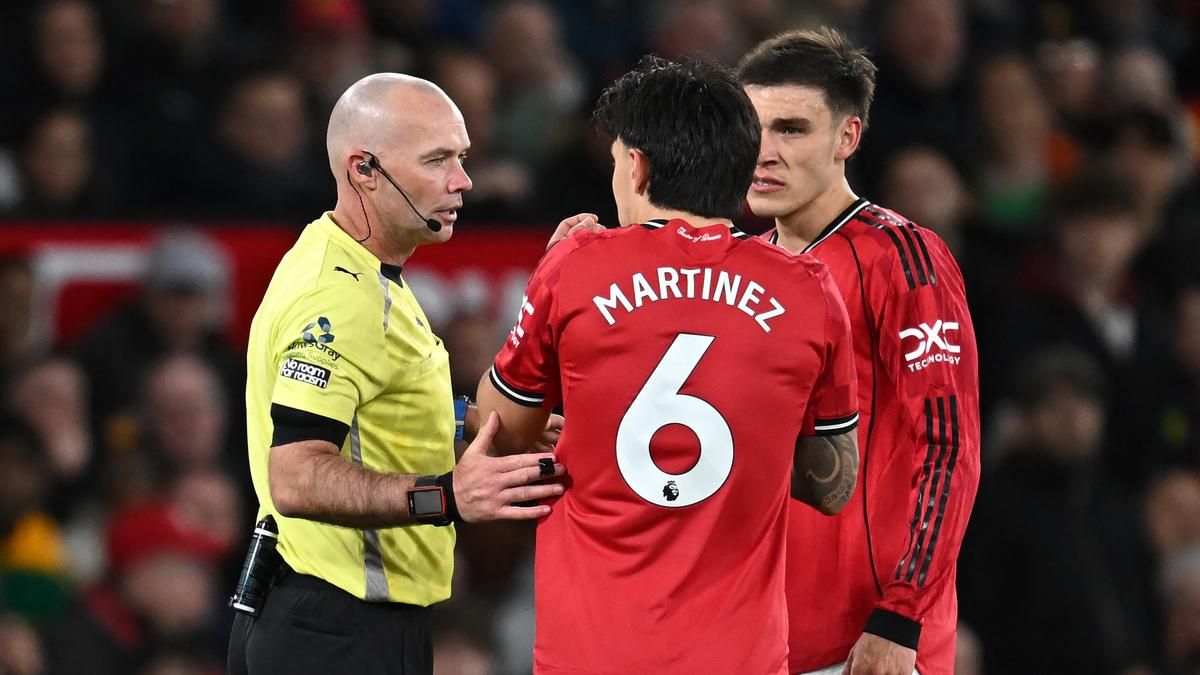 Manchester United Kalah dari Leeds United Akibat Kartu Merah Kontroversial