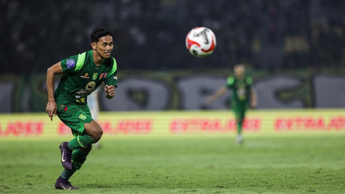 Catur Pamungkas Catatkan 100 Penampilan Bersama Persebaya Surabaya