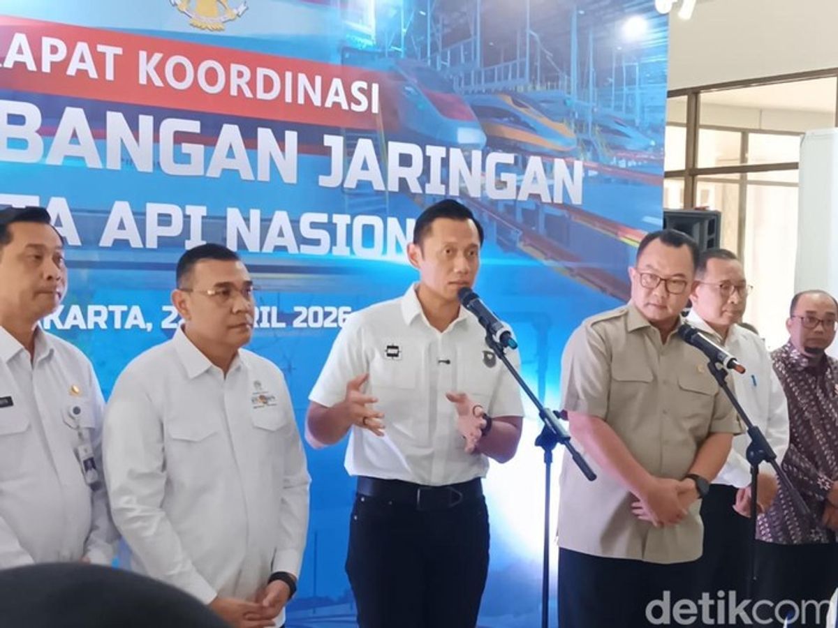 Pemerintah Tambah 14.000 Kilometer Jalur Kereta Api Hingga 2045