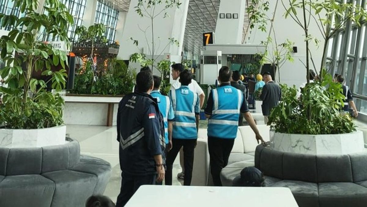 Atap Terminal 3 Bandara Soekarno-Hatta Rusak Akibat Cuaca Ekstrem