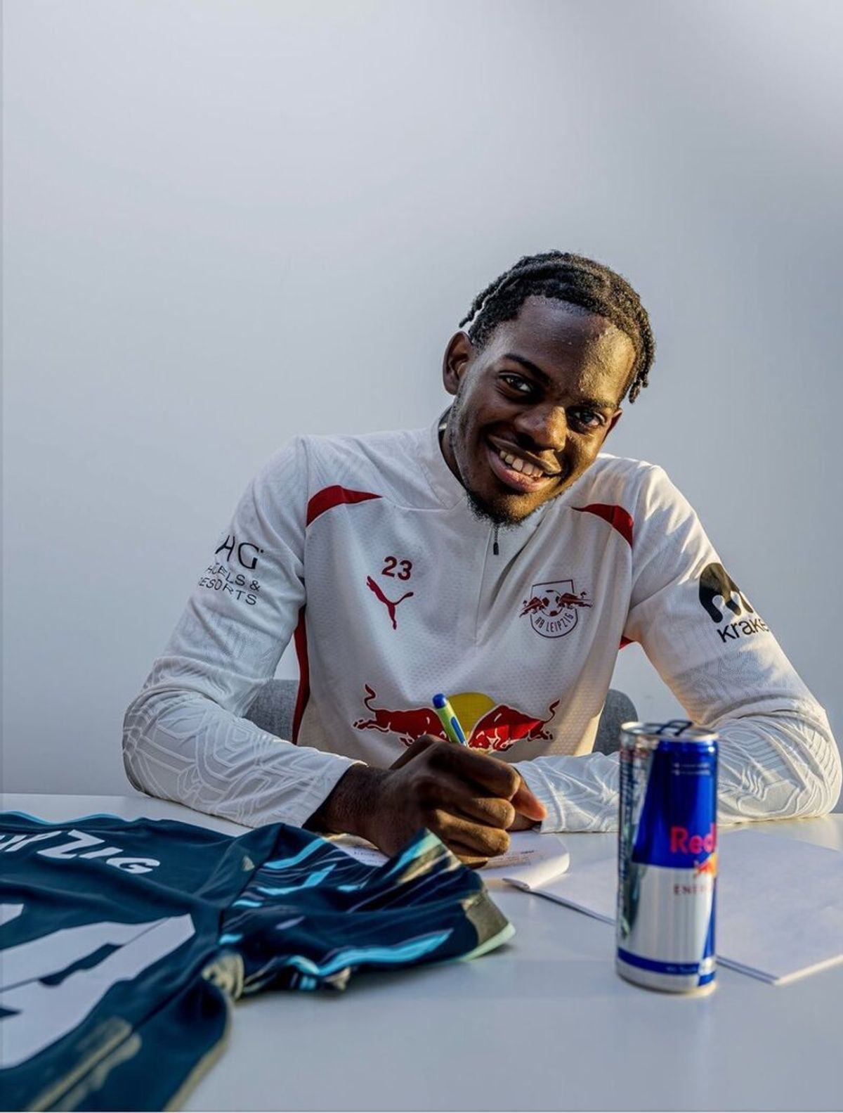 Liverpool Buru Castello Lukeba di Bursa Transfer, RB Leipzig Siap Melepas