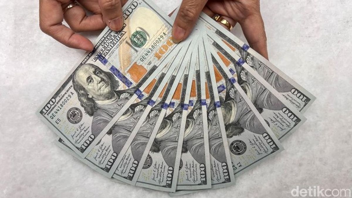Rupiah Tembus Rp 17.300 Akibat Tekanan Fiskal dan Sentimen Global