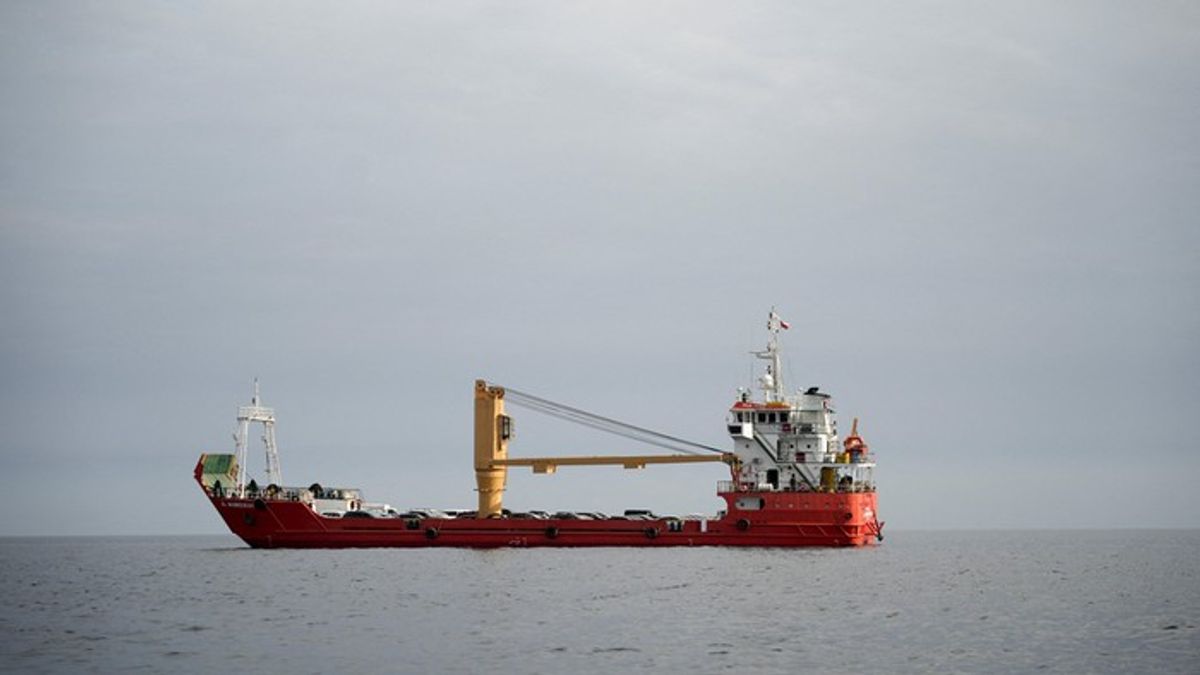Superyacht Alexey Mordashov Lintasi Selat Hormuz di Tengah Konflik