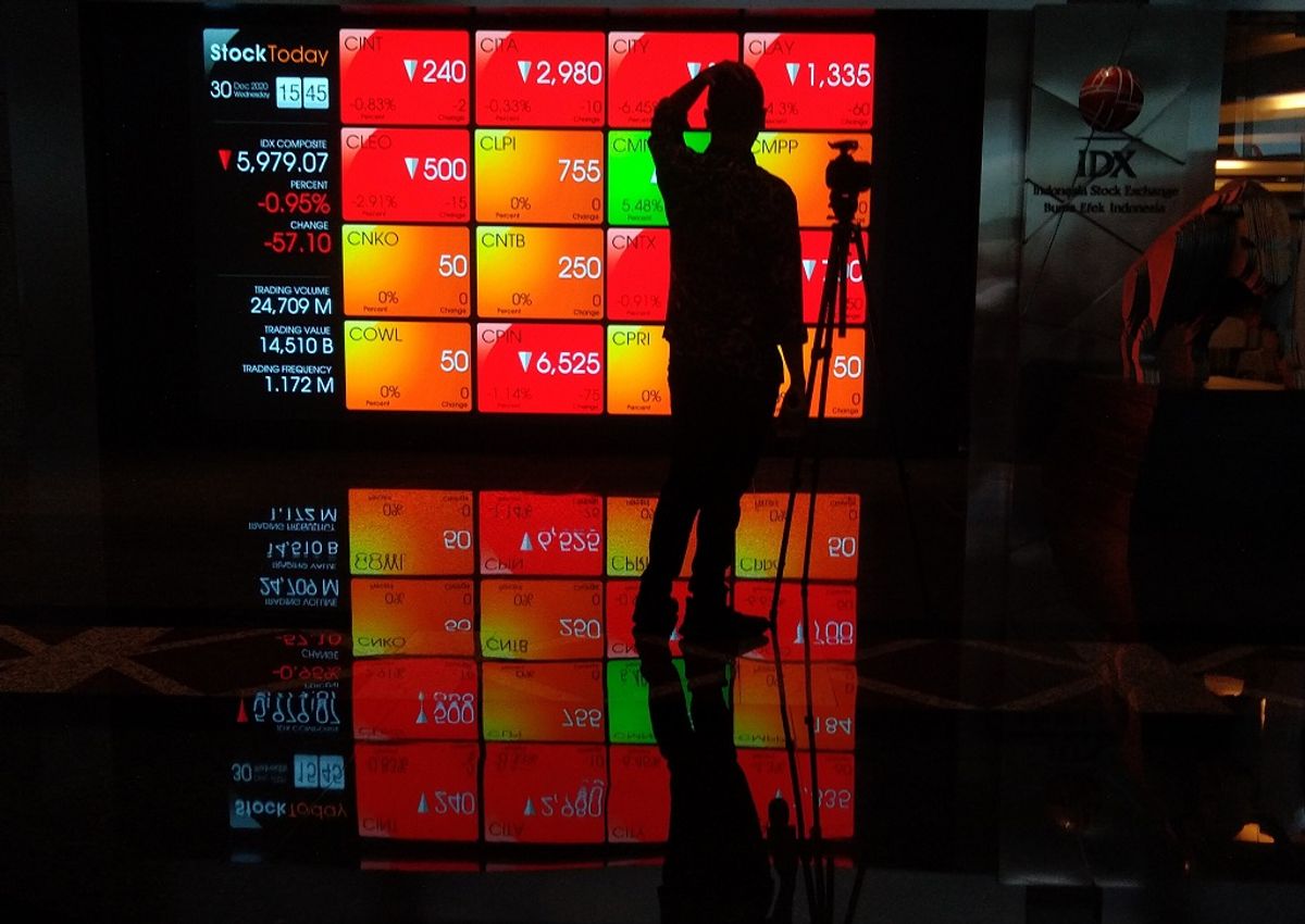 IHSG Dibuka Melemah Tipis ke Level 7.378 Jumat Pagi
