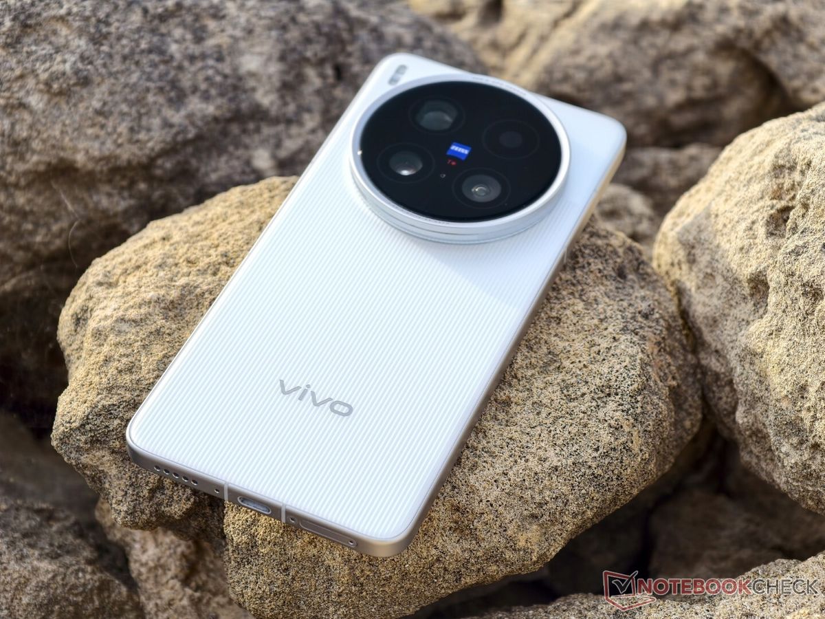 Vivo X300 Ultra Perkenalkan Kamera 200MP dan Snapdragon 8 Elite Gen 5