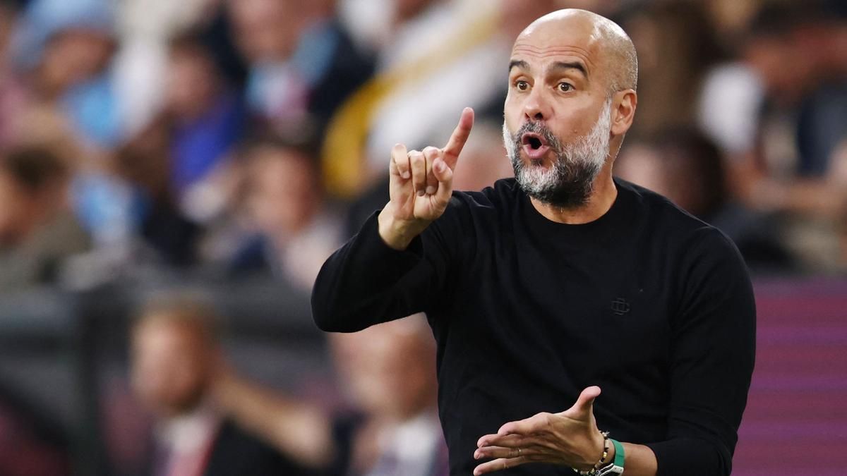 Pep Guardiola Isyaratkan Bertahan di Manchester City Musim Depan