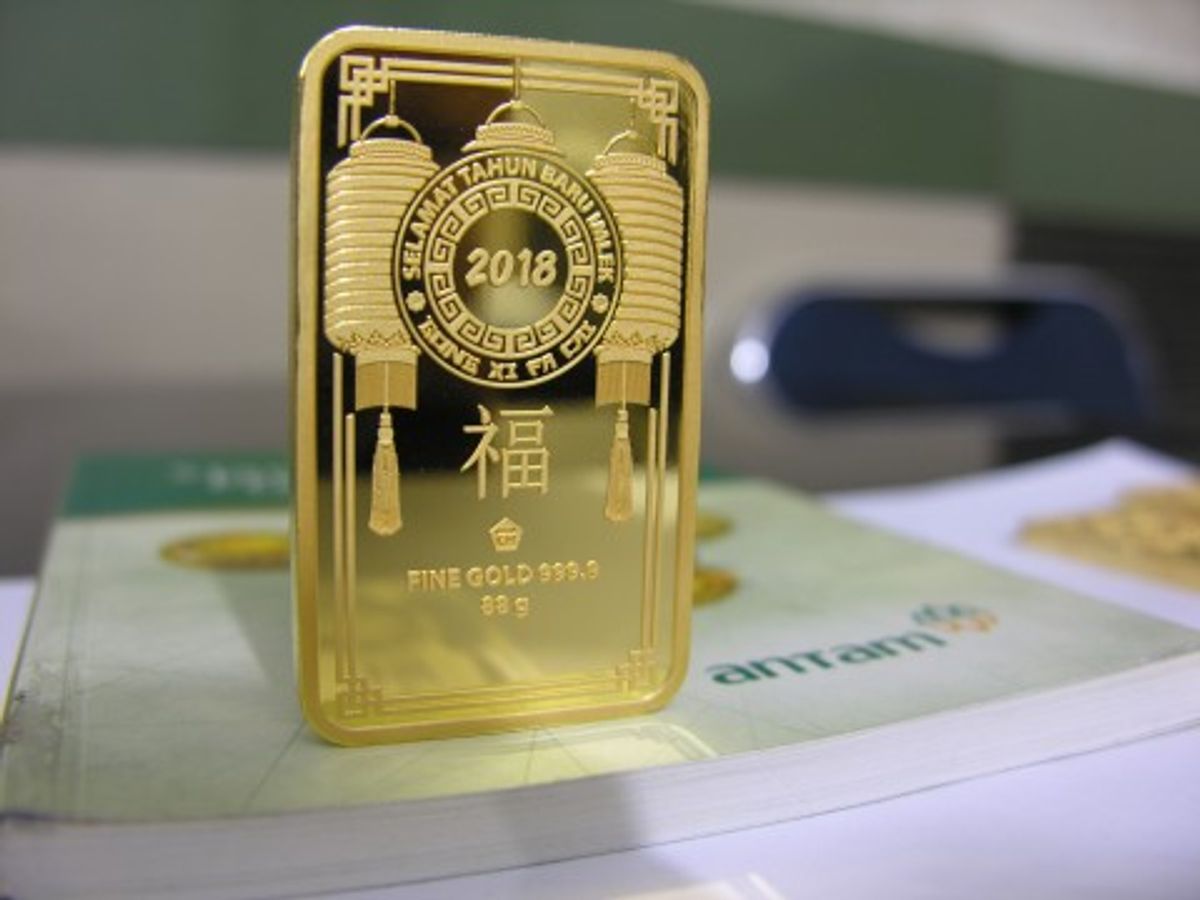 Harga Emas Antam Anjlok Rp44.000 per Gram pada 20 April 2026