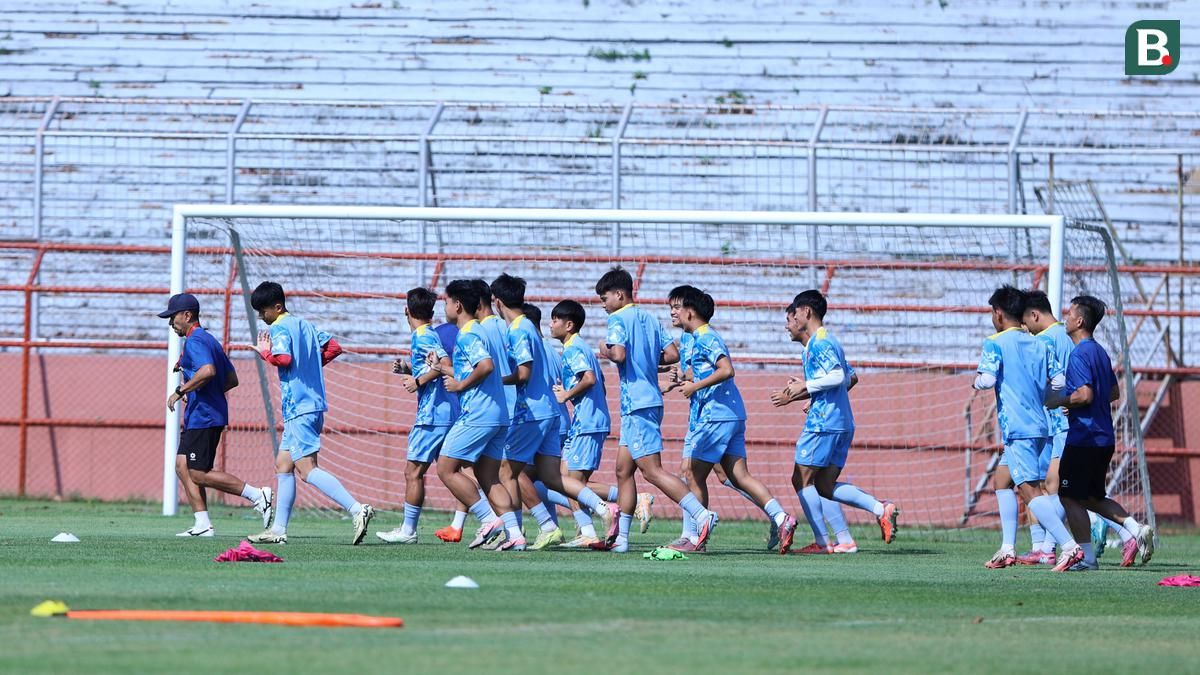 Vietnam U17 Berlatih di Tengah Cuaca Panas Surabaya Jelang Lawan Indonesia
