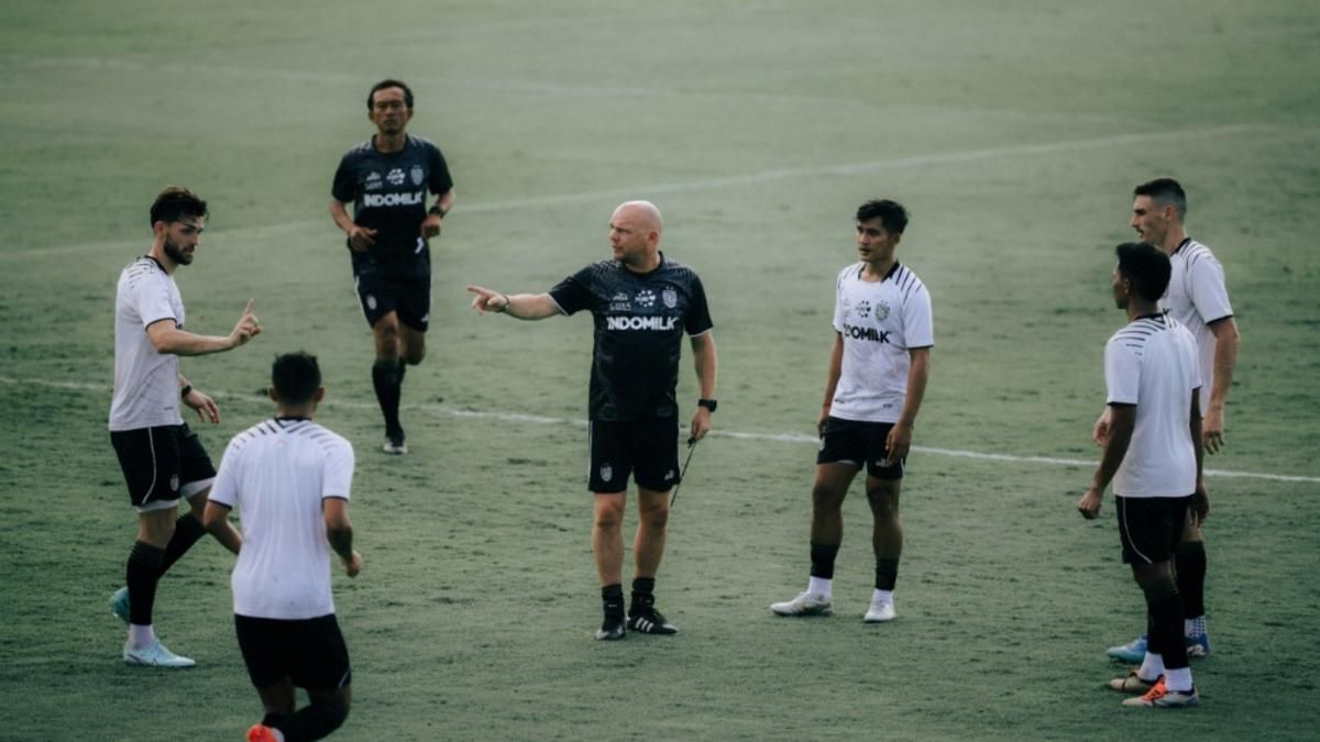 Johnny Jansen Tolak Penghapusan Regulasi Pemain Muda Super League