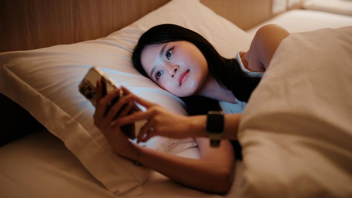 Interaksi Langsung Manusia Menurun Drastis Hingga Dua Puluh Delapan Persen