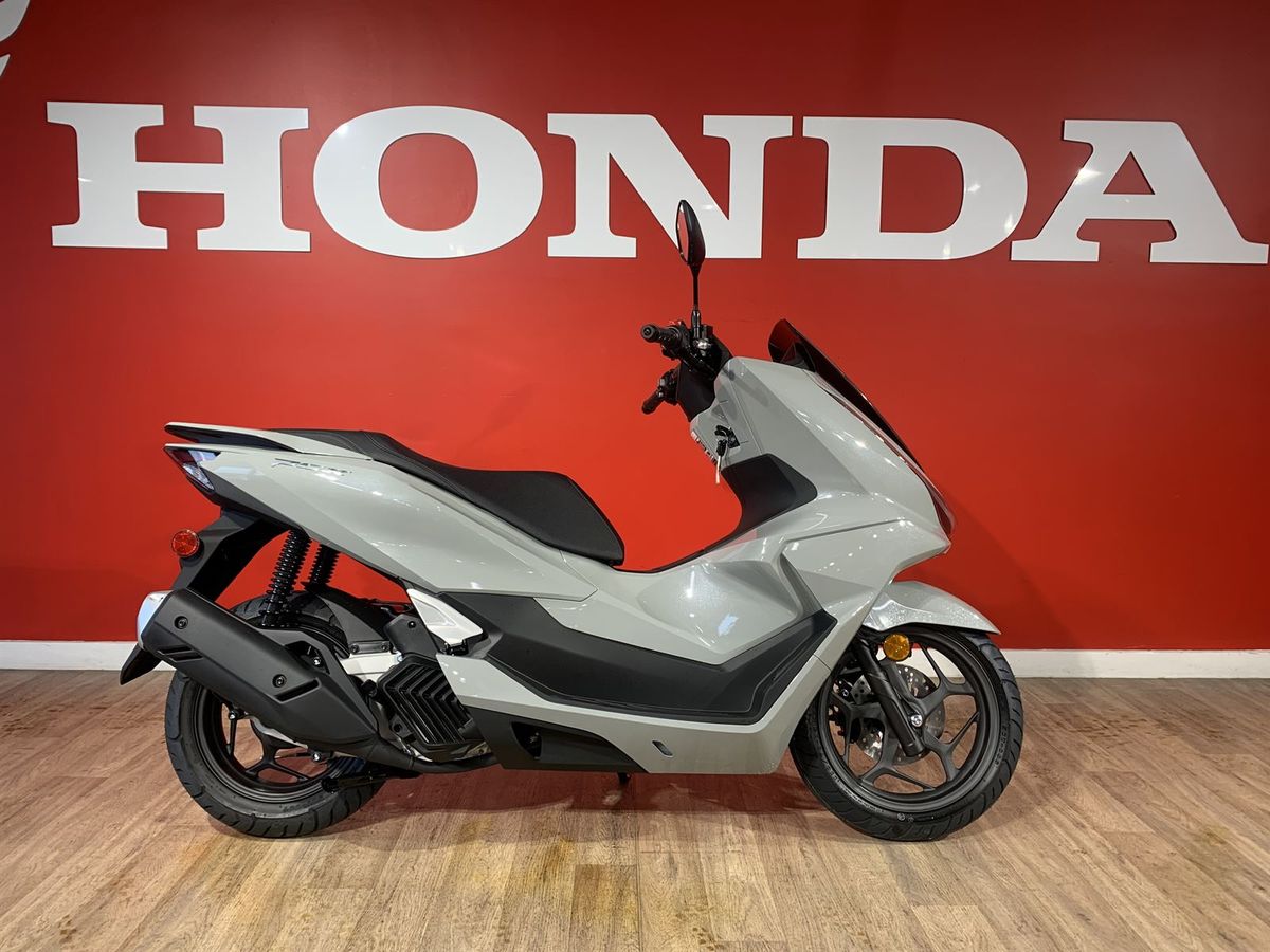 Honda PCX160 Tampil Baru dengan Varian Warna Teranyar Februari 2026