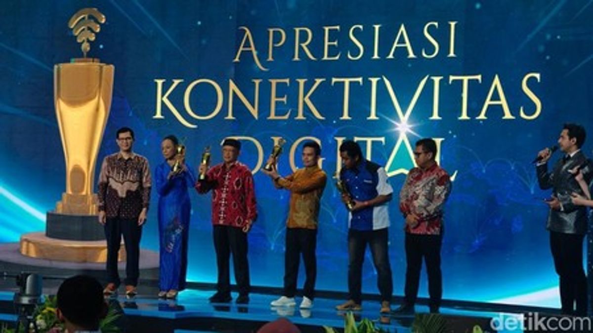 Relawan TIK Aceh Raih Penghargaan Komunitas Pendorong Internet Rakyat