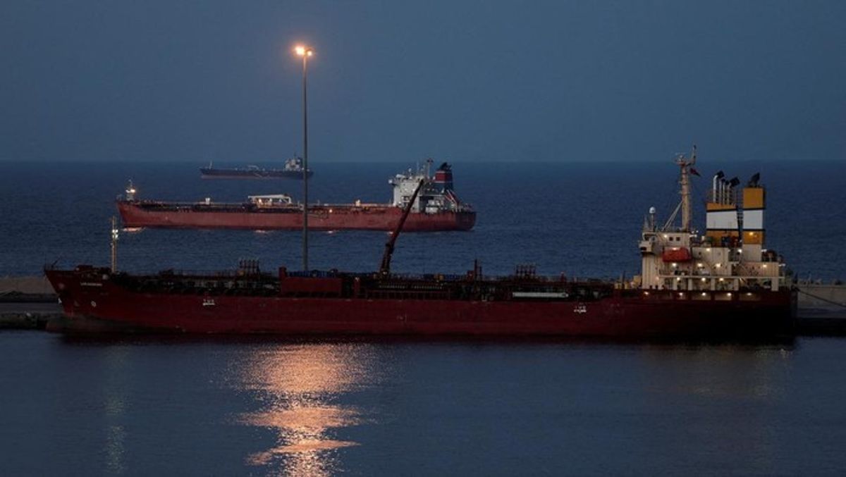 Sejumlah Kapal Tanker Energi Berhasil Melintasi Blokade Selat Hormuz
