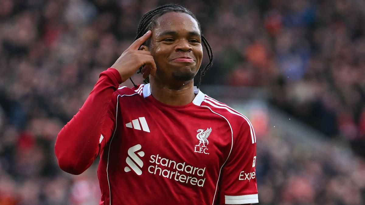 Liverpool Pertimbangkan Lepas Rio Ngumoha Akibat Minim Menit Bermain
