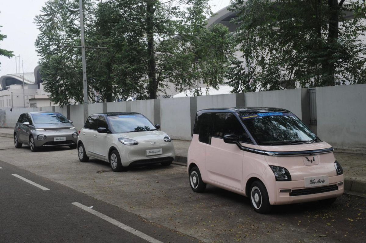Wuling Motors Terima Penghargaan Inovasi Mobil Listrik di Jakarta