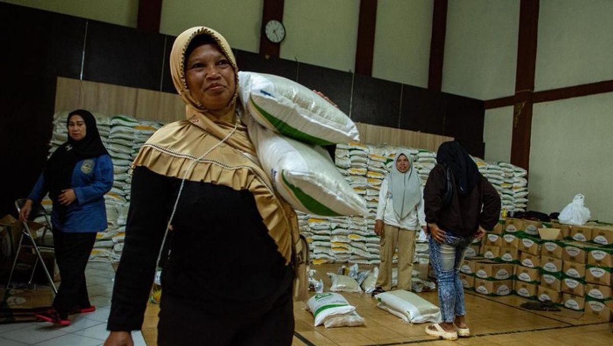 Bulog Sepakati Usulan DPR Salurkan Tambahan Bantuan Beras