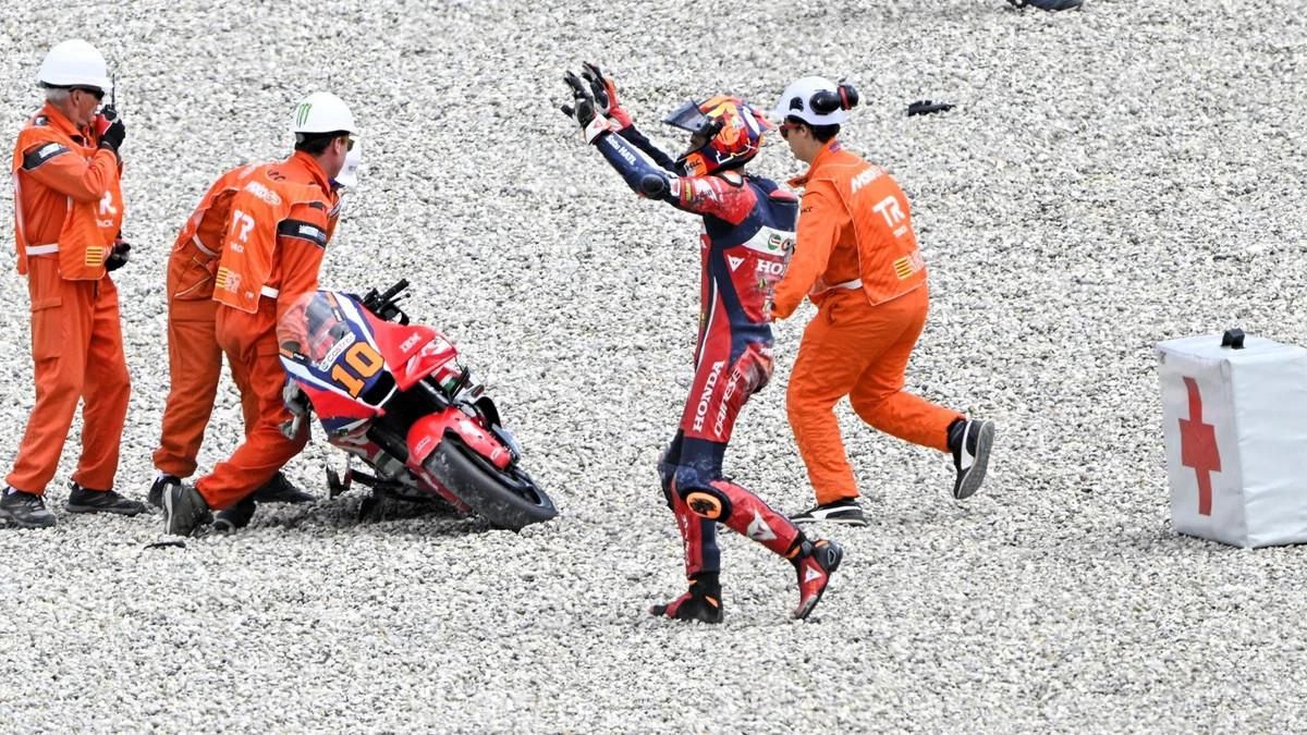 Luca Marini Bantu Johann Zarco Usai Kecelakaan di MotoGP Catalunya