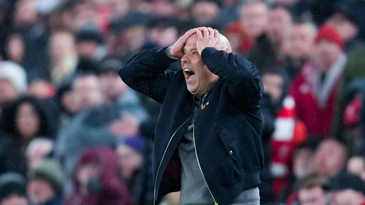 Masa Depan Arne Slot di Liverpool Mulai Disorot Setelah Performa Tim Menurun Drastis