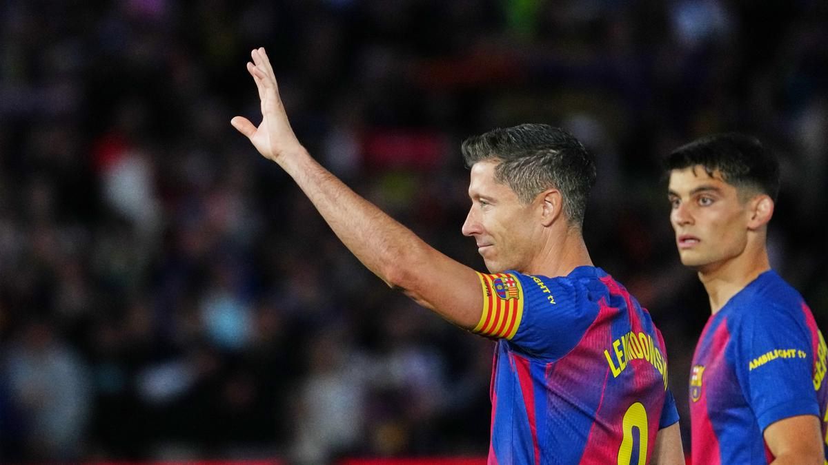 Hansi Flick Akui Barcelona Sulit Temukan Pengganti Robert Lewandowski