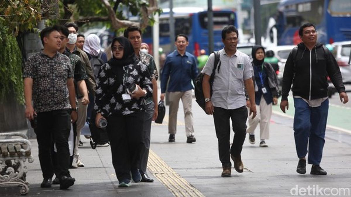 Utang Pinjol dan Paylater Masyarakat Indonesia Tembus Rp156 Triliun