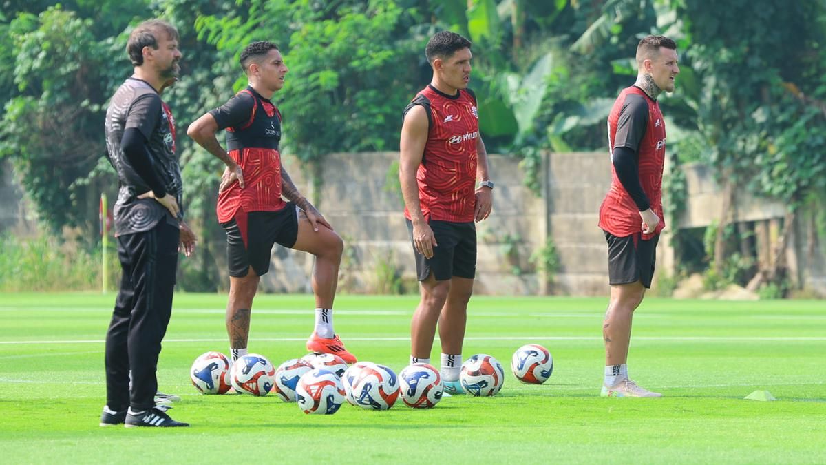 Persija Jakarta Hadapi Persib Bandung di Samarinda Akhir Pekan Ini