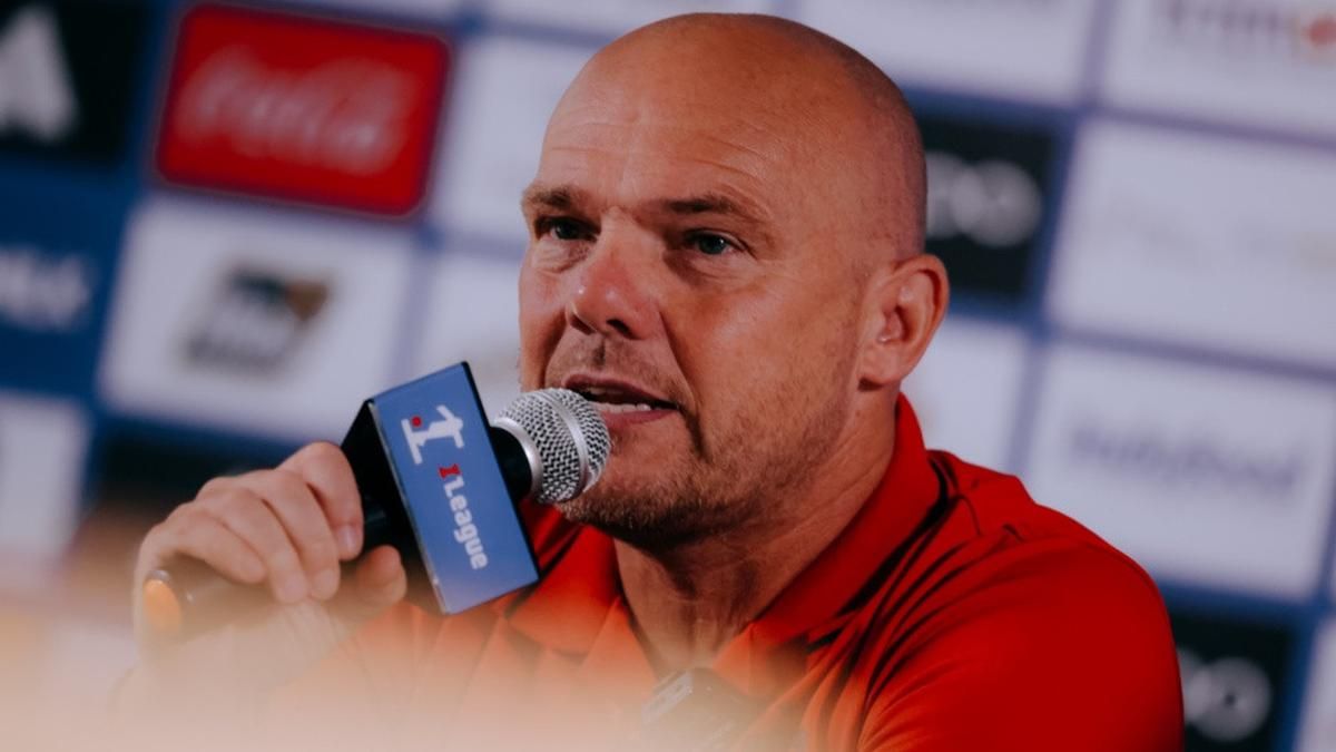 Johnny Jansen Menangis Saat Ungkap Masa Depan di Bali United