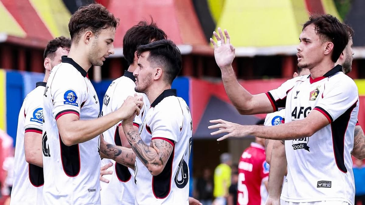 Persik Kediri Tekuk Semen Padang Tiga Gol Tanpa Balas