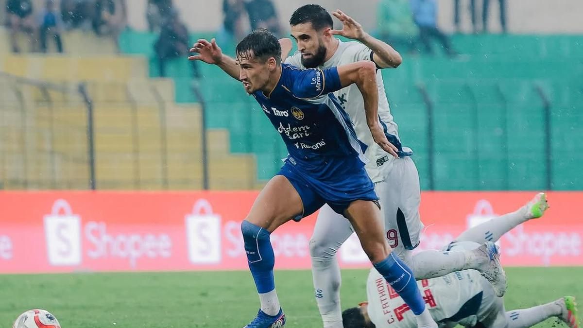 Persita Tangerang Taklukkan PSIM Yogyakarta di Stadion Sultan Agung