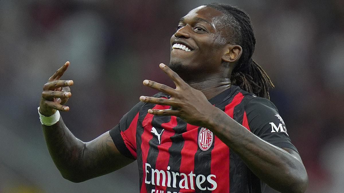 Manchester United Bidik Rafael Leao dari AC Milan Musim Panas 2026