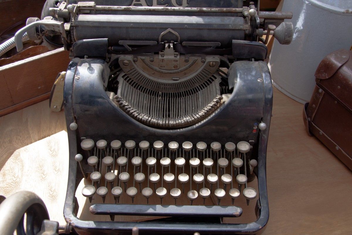 Simbol Arroba Menjadi Identitas Alamat Email Sejak Tahun 1971