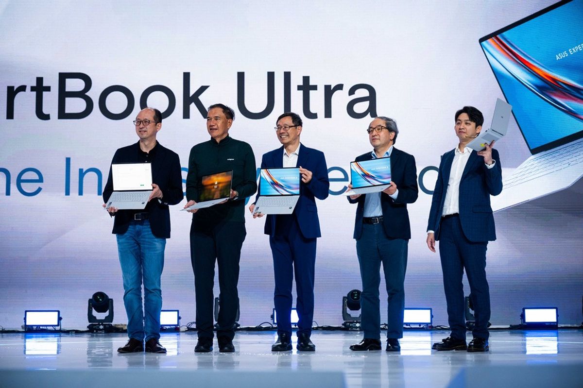 ASUS Luncurkan Laptop Bisnis ExpertBook Ultra Berbasis AI di Jakarta