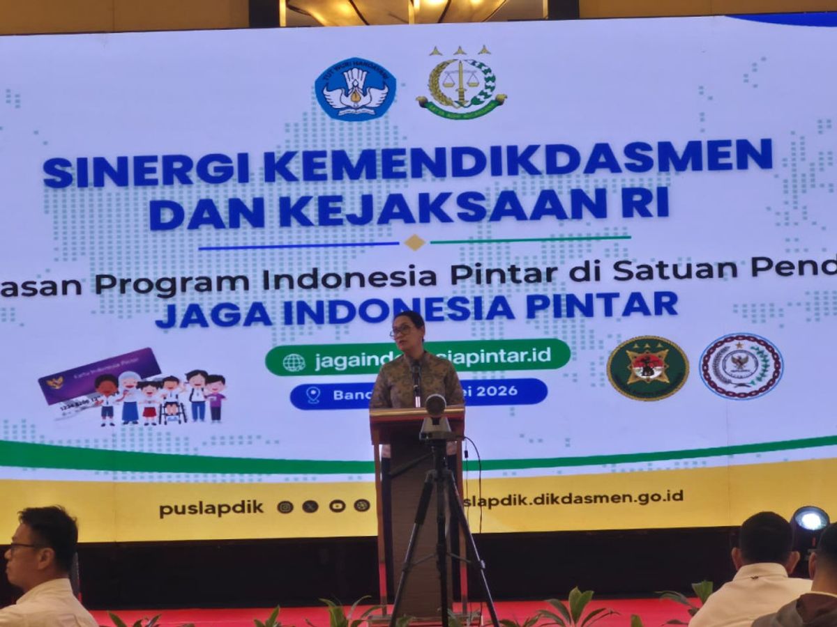 Kemendikdasmen Pastikan Guru Honorer Tetap Mengajar Hingga Desember 2026