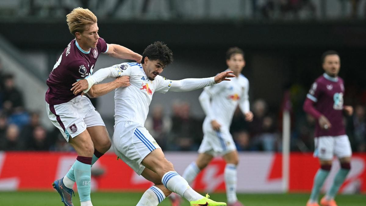 Leeds United Tekuk Burnley 3-1 di Elland Road