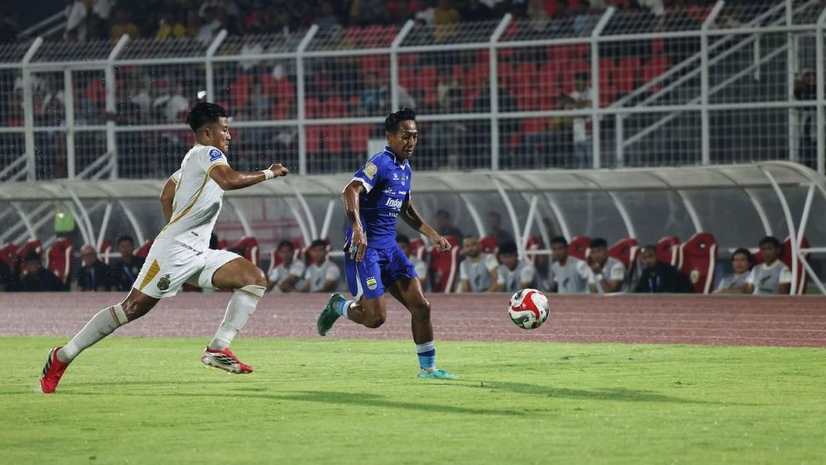Persib Bandung Taklukkan Bhayangkara FC 4-2 di Bandar Lampung