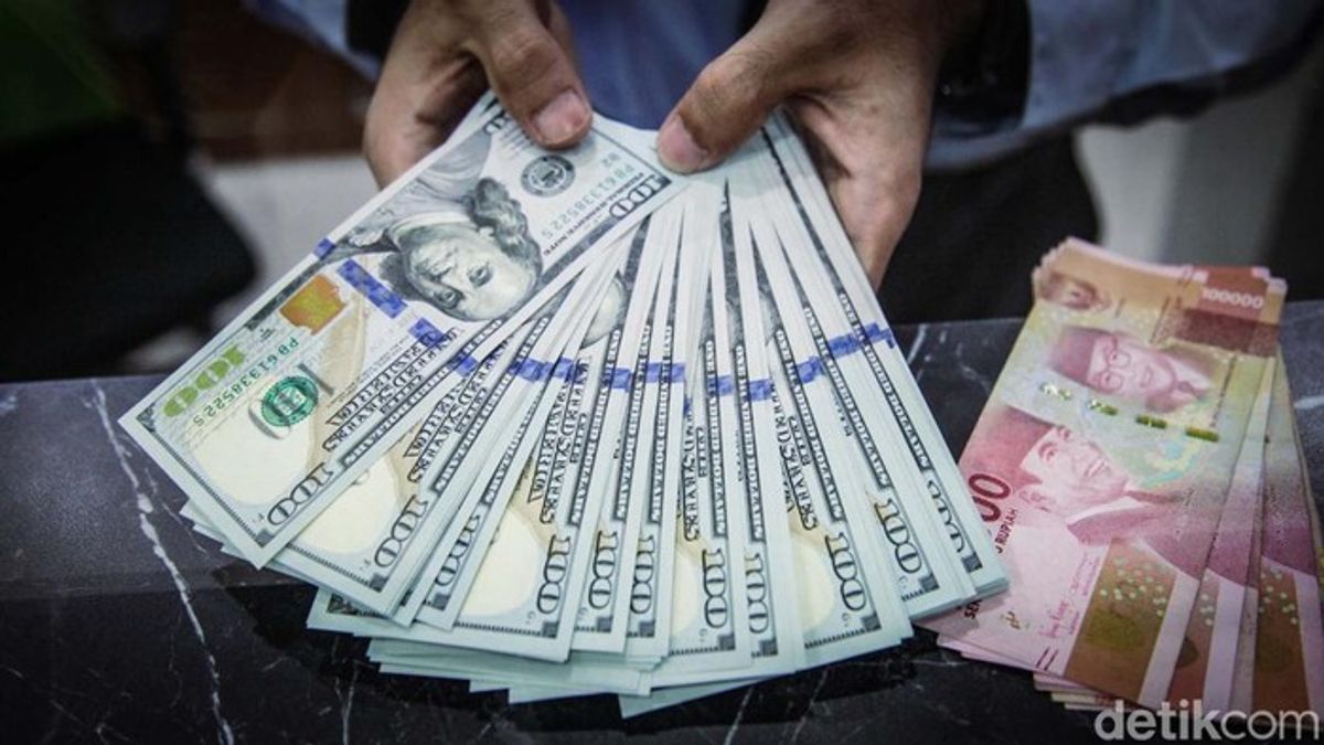 Bank Indonesia Intervensi Pasar Saat Rupiah Melemah ke Rp 17.400