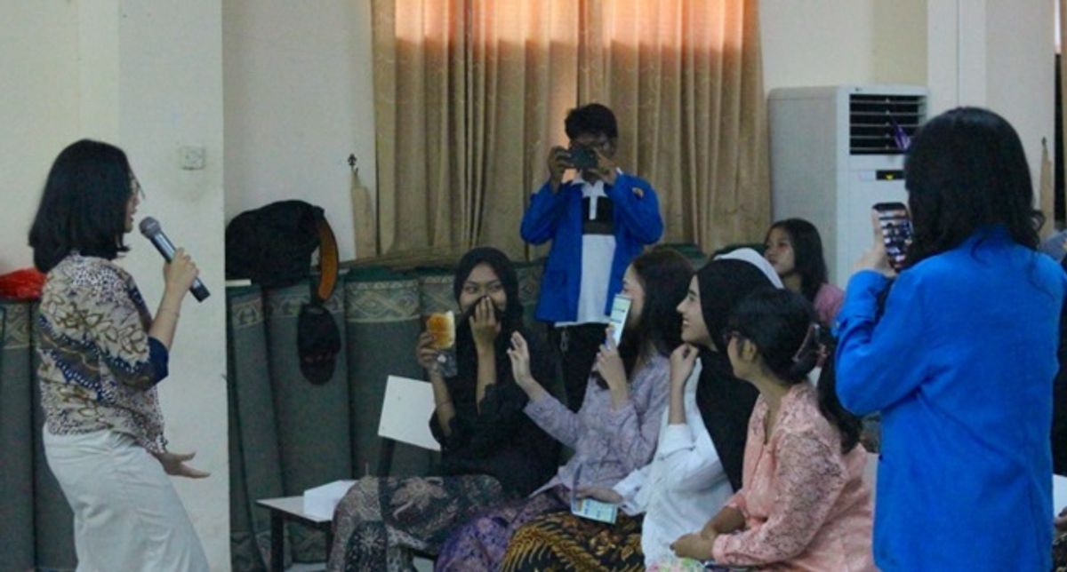 Dosen Universitas Pamulang Bekali Siswa SMK Sasmita Jaya Literasi Digital
