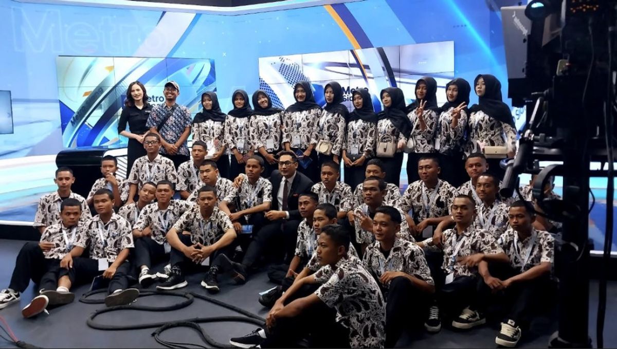 Siswa SMK Negeri 1 Saptosari Pelajari Produksi Berita di Metro TV