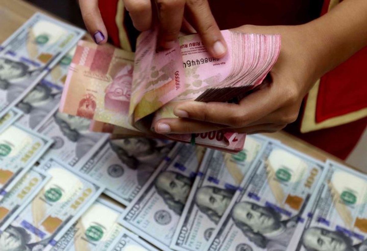 Rupiah Melemah ke Rp17.513 per Dolar AS pada Selasa Pagi