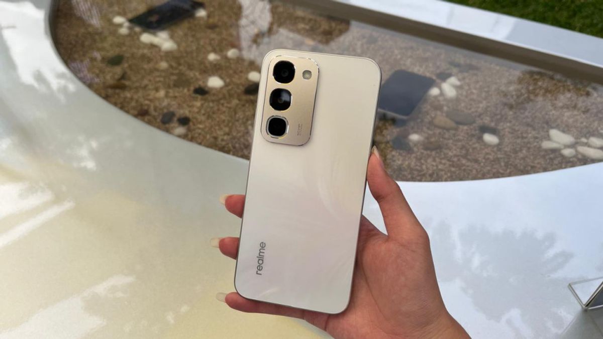 Realme Luncurkan Lini Ponsel C100 Series di Indonesia