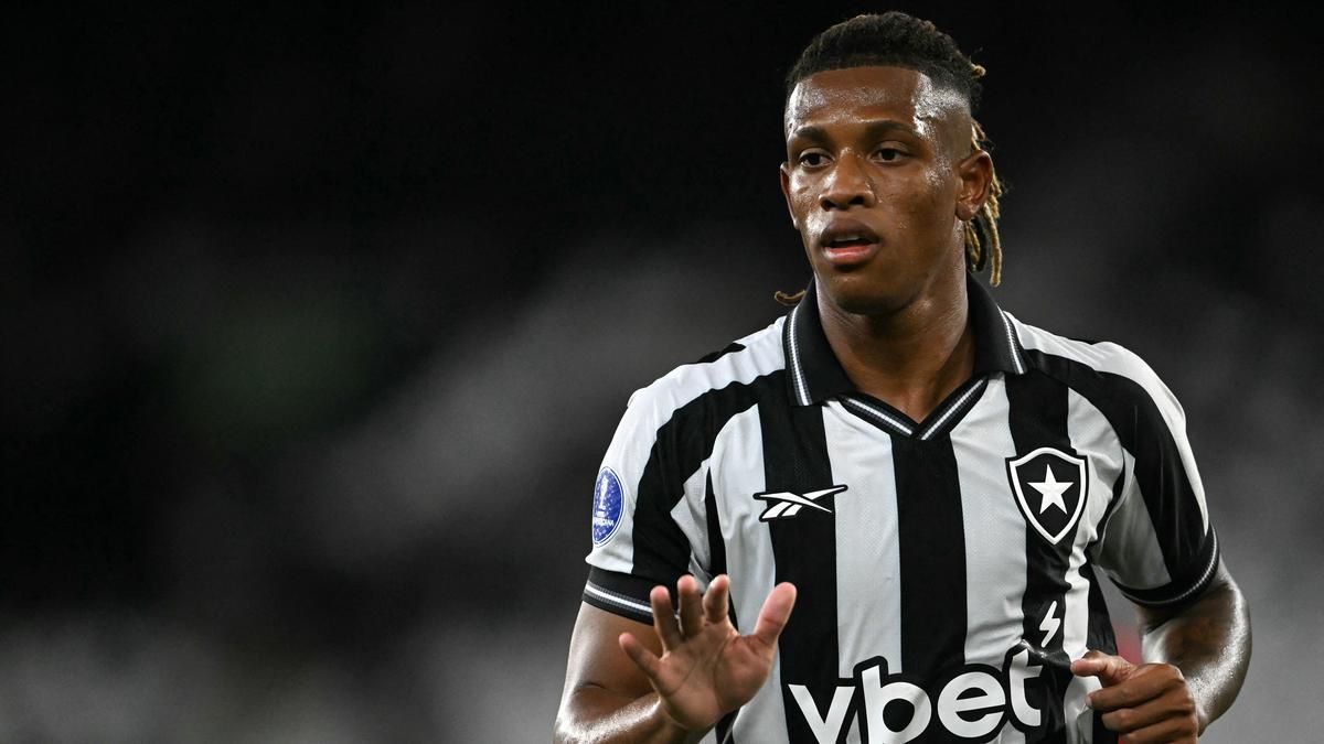 Manchester United Incar Gelandang Danilo untuk Gantikan Casemiro