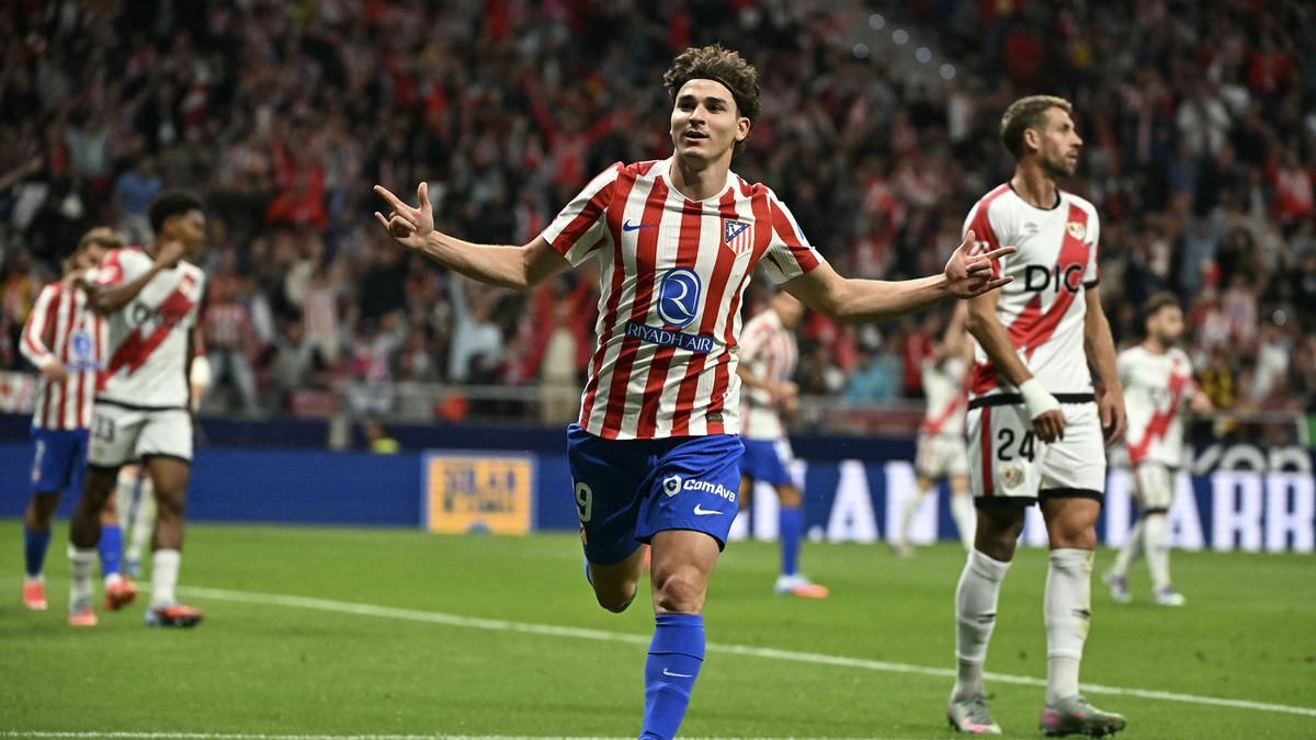 Barcelona Pimpin Perburuan Julian Alvarez dari Atletico Madrid